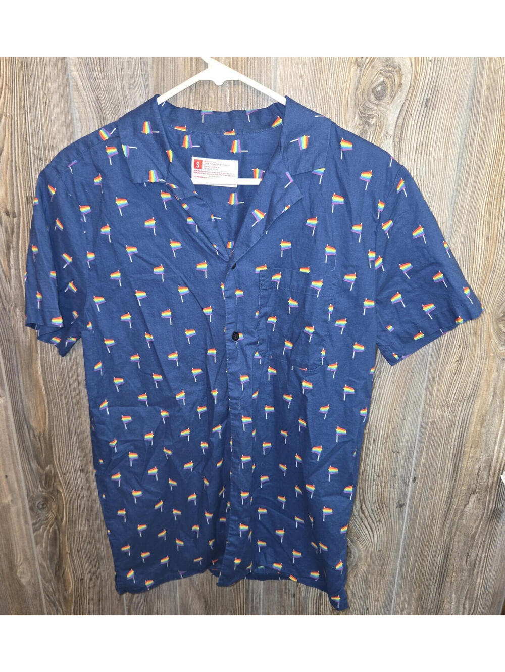 Rainbow Pride LGBTQ Short Sleeve Button Shirt Size Small Blue AOP Flags